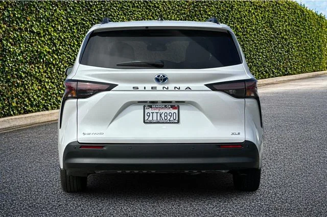 Used 2025 Beige Toyota XLE image 5