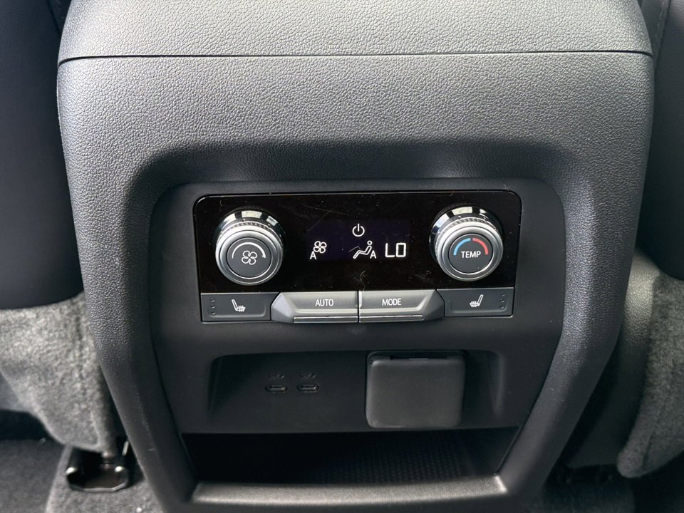 2026 GMC ACADIA - Image 30