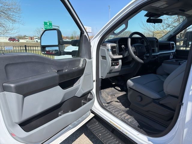 New 2024 Oxford White Ford F-550® XL image 10