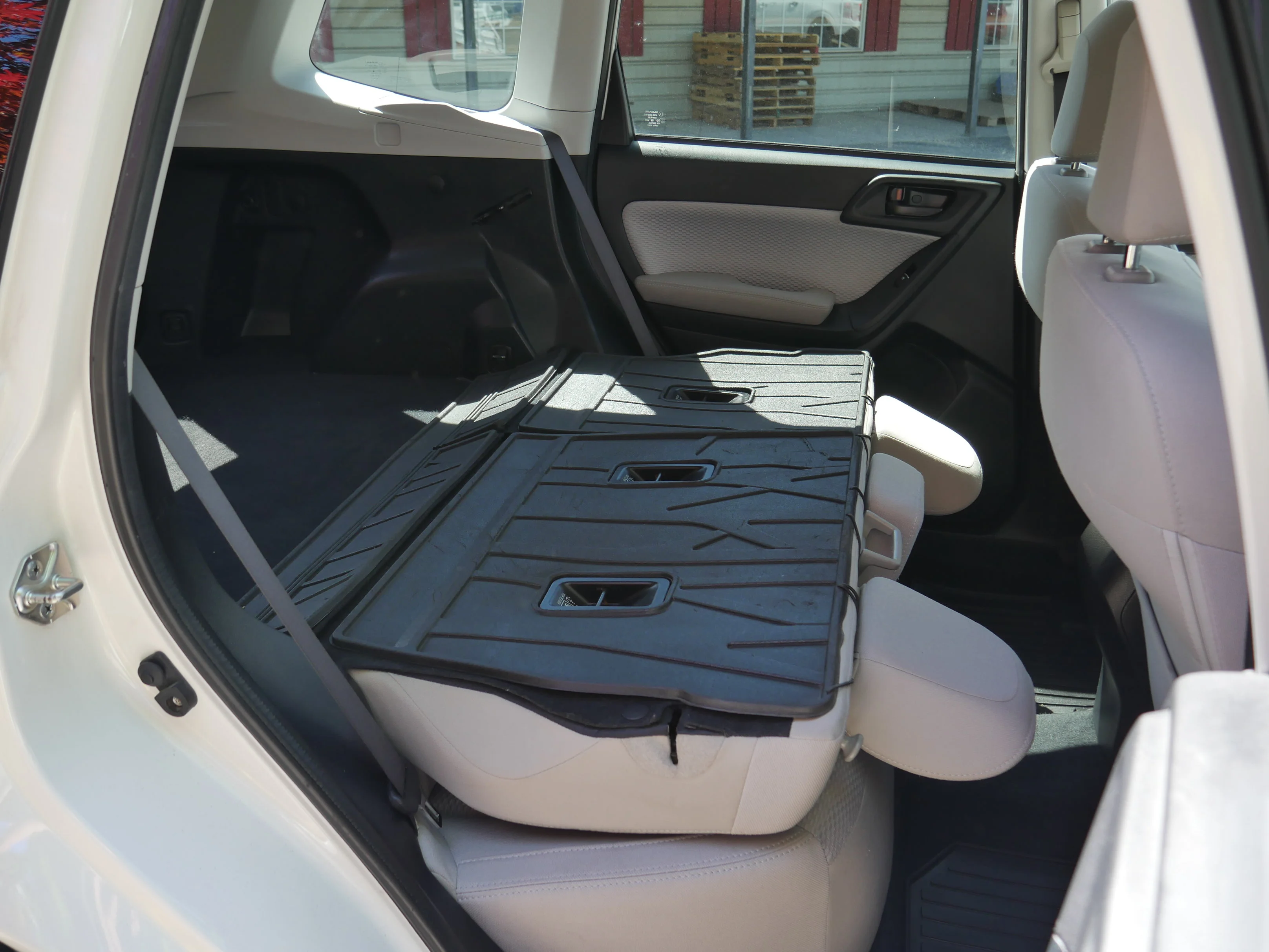 Used 2017 Crystal White Pearl Subaru Premium image 30