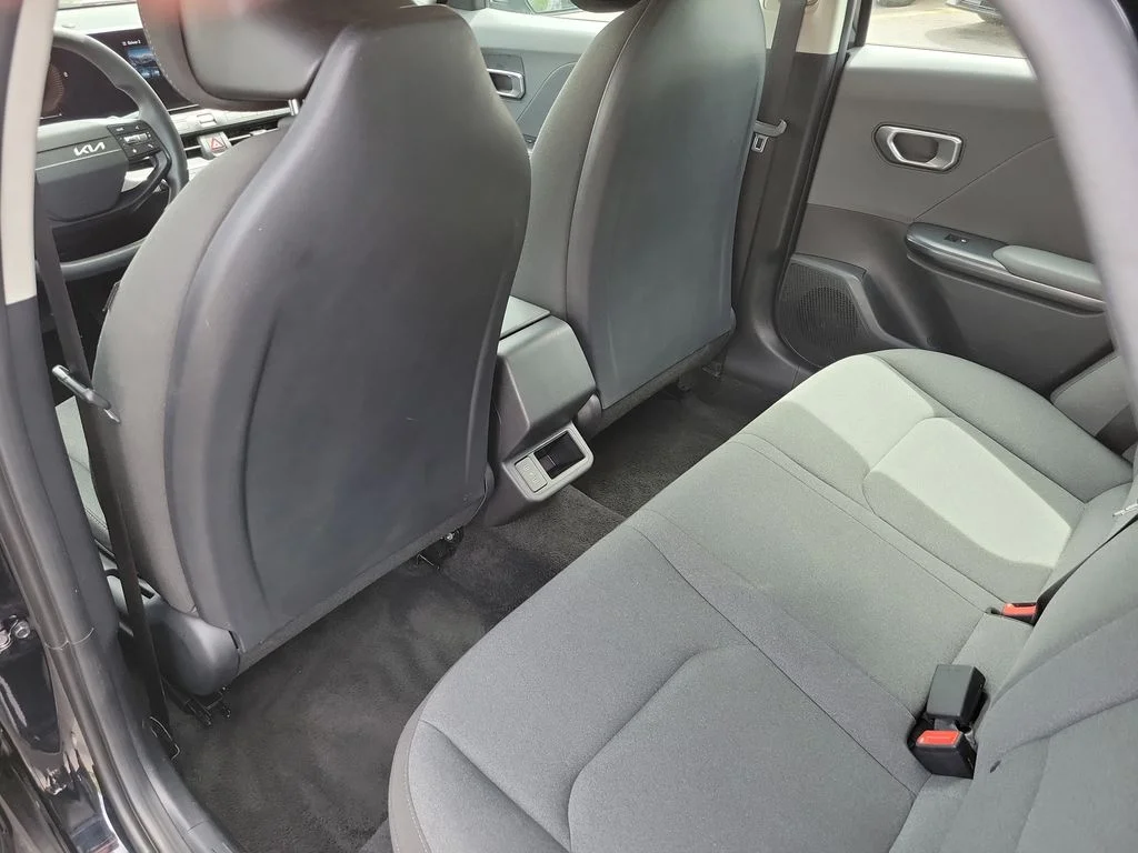2025 Kia K4 LXS - Photo 15