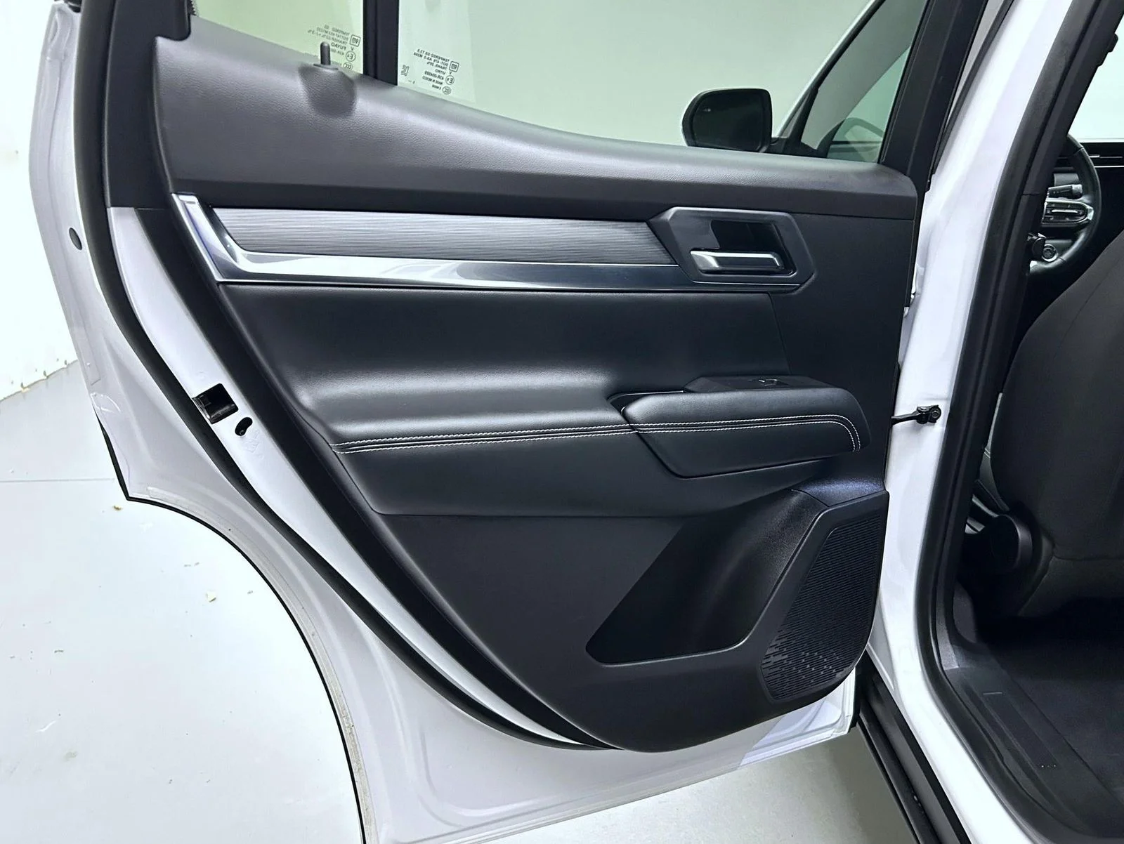 Used 2026 White GMC Elevation image 20