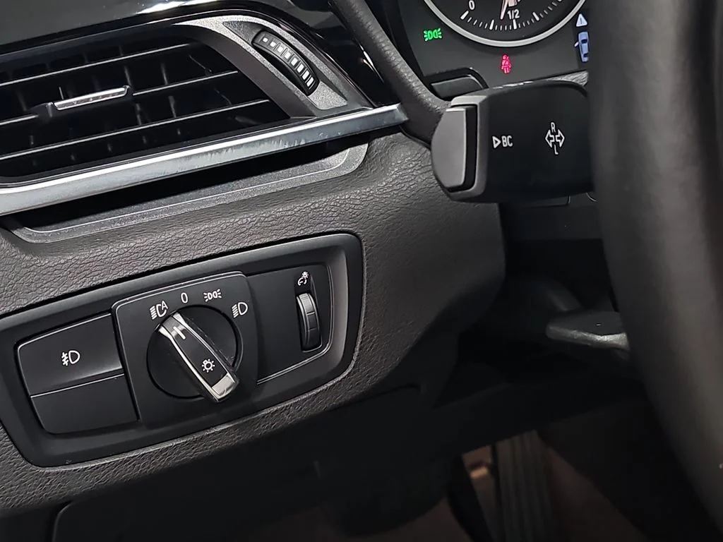 Used 2018 Brown BMW xDrive28i image 28