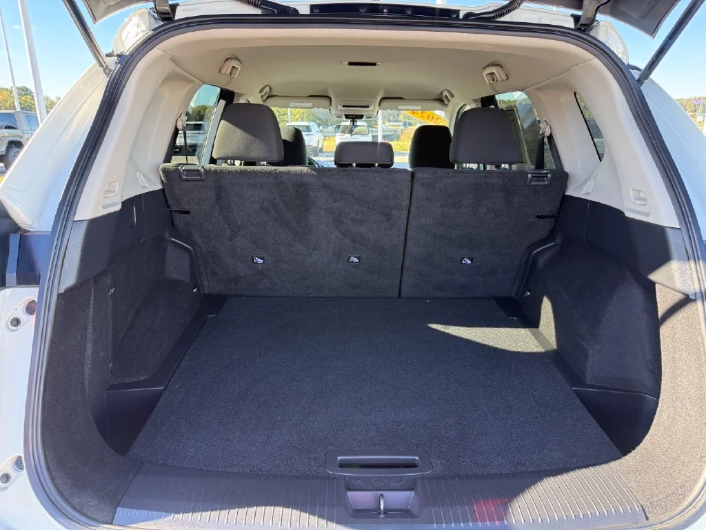 Used 2024 White Nissan S image 21