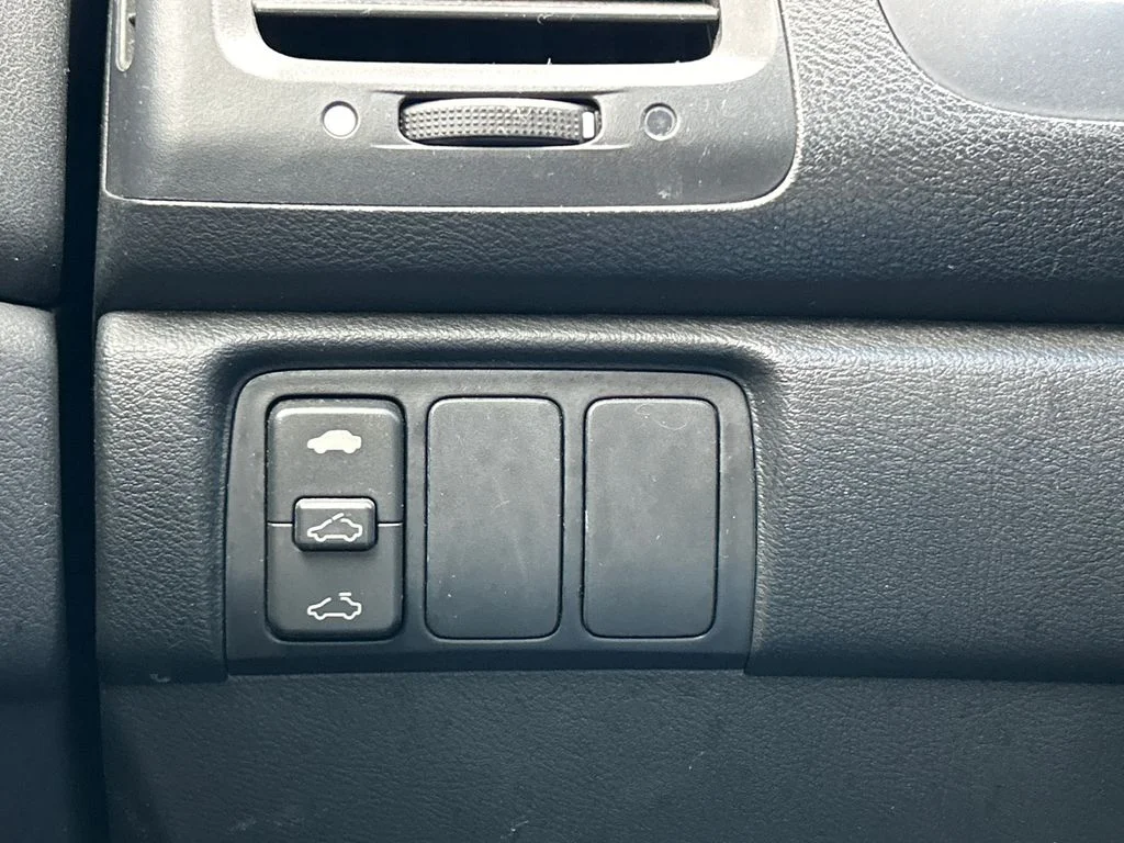 Used 2003  Honda EX image 26
