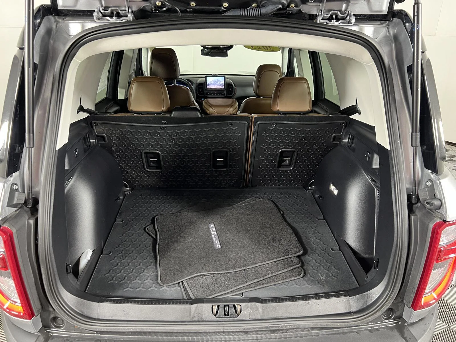 Used 2023 Gy Ford Outer Banks image 3