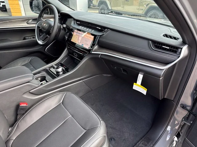 New 2027 Gray Jeep Limited Reserve image 30
