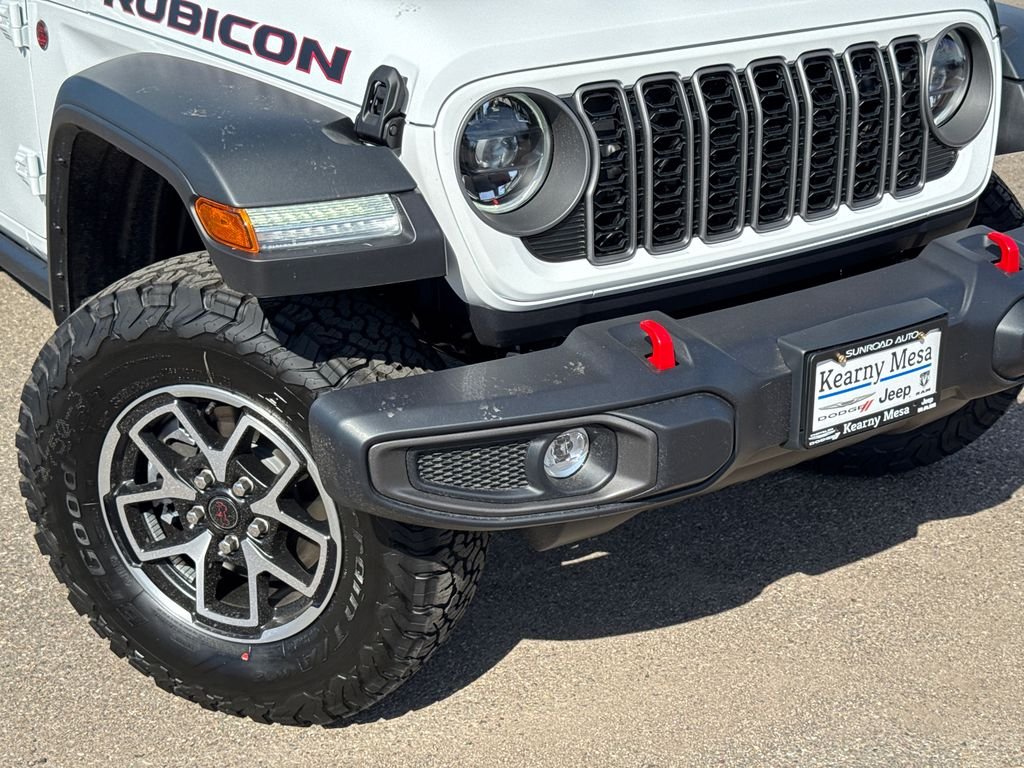 New 2026 Bright White Clear-Coat Exterior Paint Jeep Rubicon image 6