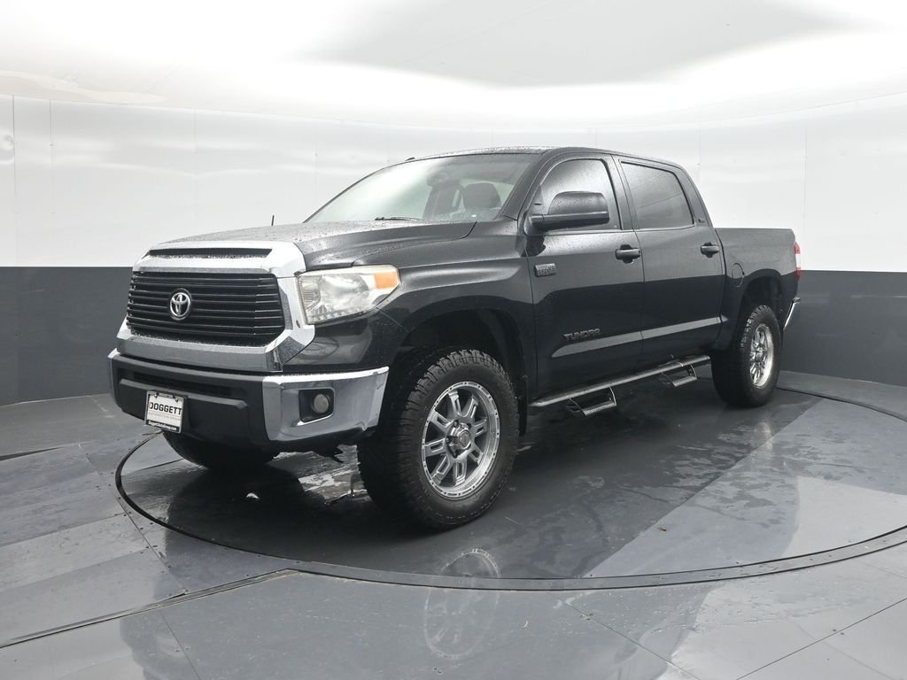 Used 2017 Black Toyota SR5 image 31
