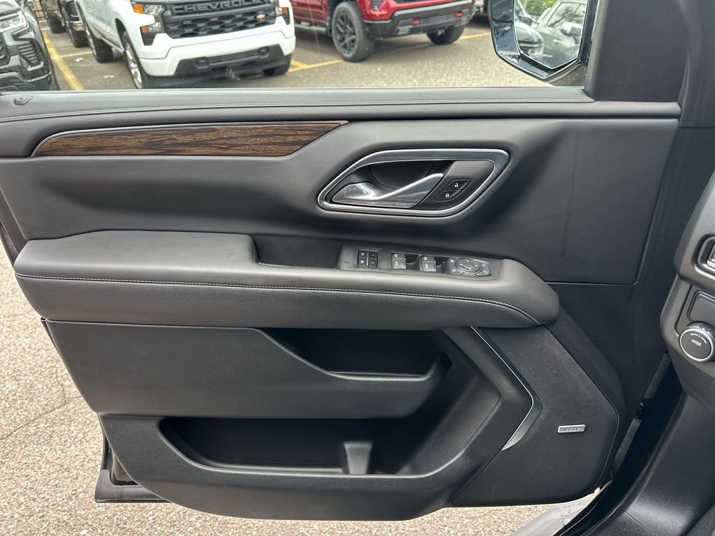 Used 2024 Black Chevrolet Premier image 31