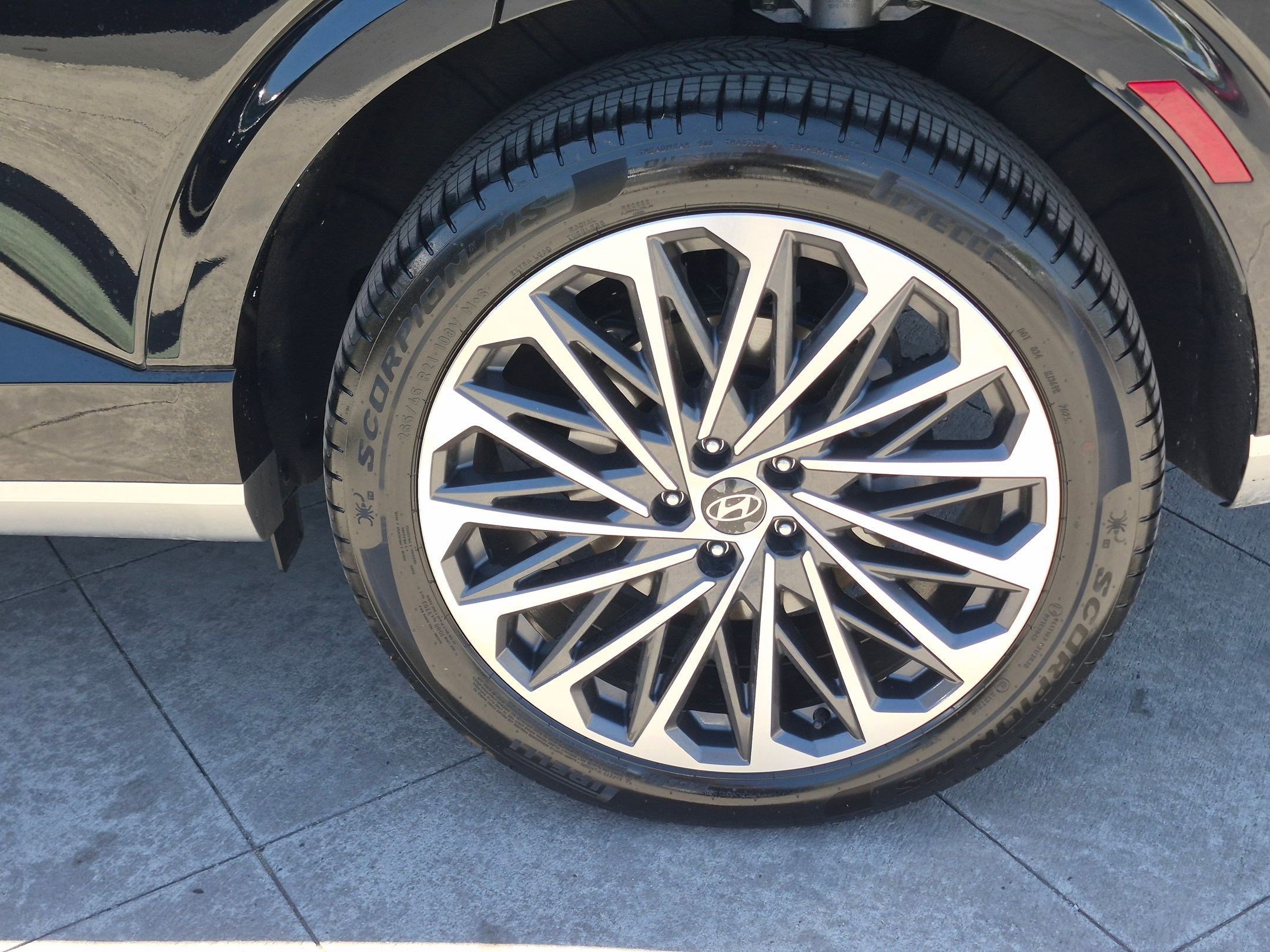 New 2026 Abyss Black Pearl Hyundai Calligraphy image 16