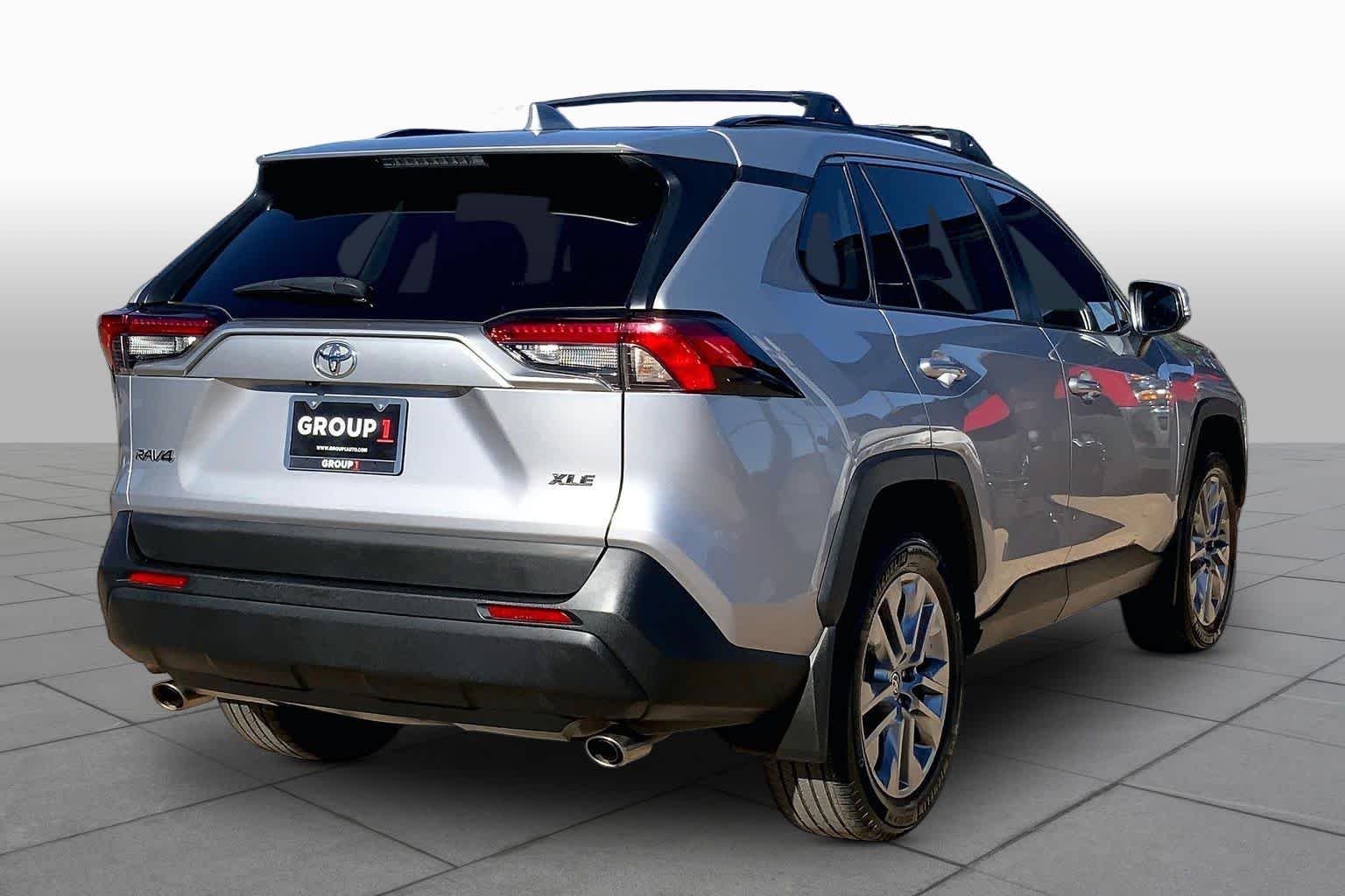Used 2024 Silver Sky Metallic Toyota XLE Premium image 13