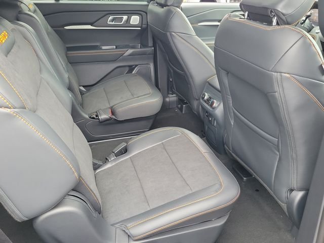 New 2026 Carbonized Gray Metallic Ford Tremor® image 19