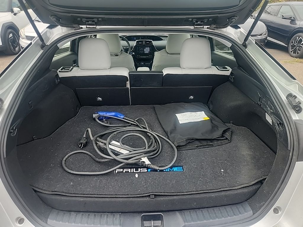 Used 2018 Silver Toyota Plus image 18