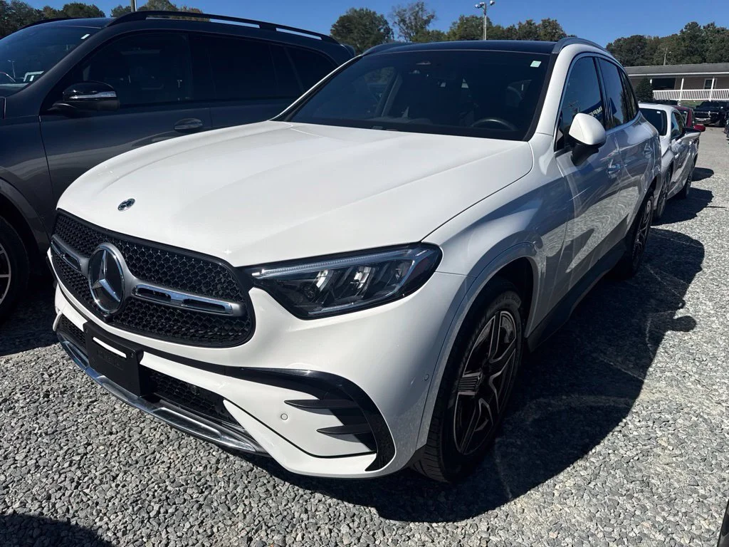 Used 2024 White Mercedes-Benz GLC 300 image 1