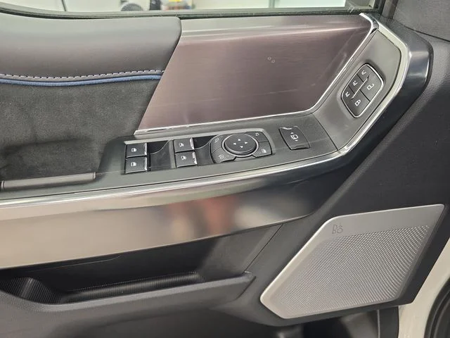 New 2026 Star White Metallic Tri-Coat Ford F-250® Platinum® image 46