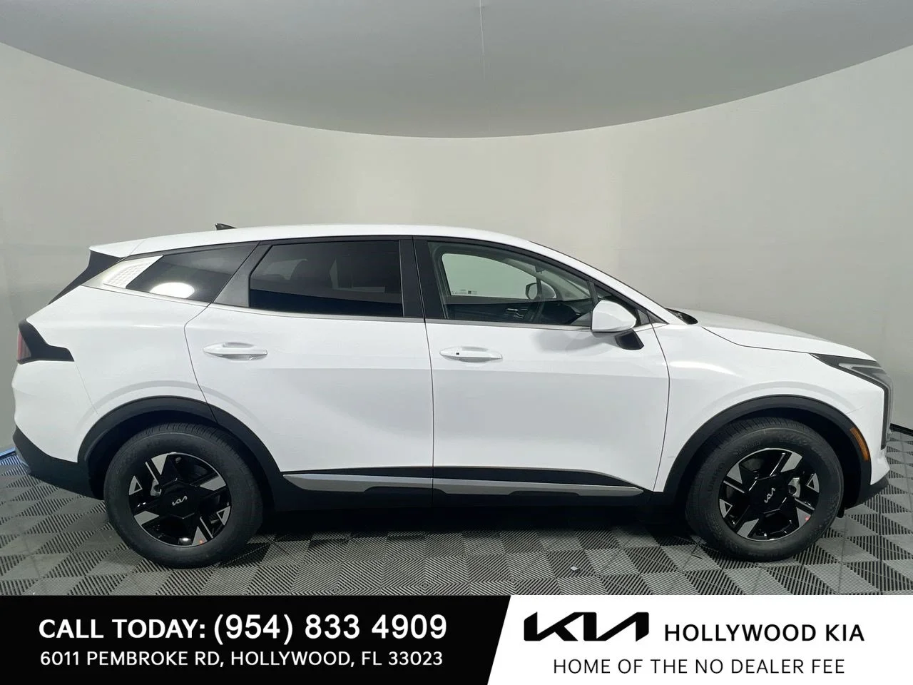 New 2026 Glacial White Pearl Kia LX image 2