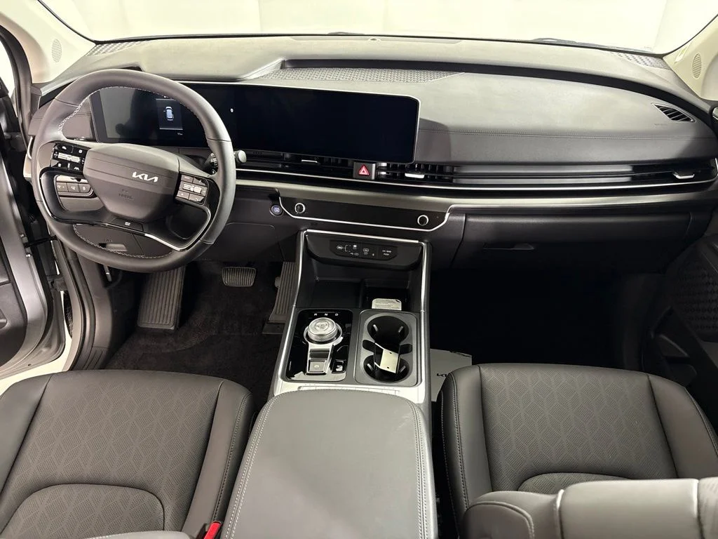 New 2027 Silver Kia EX image 13