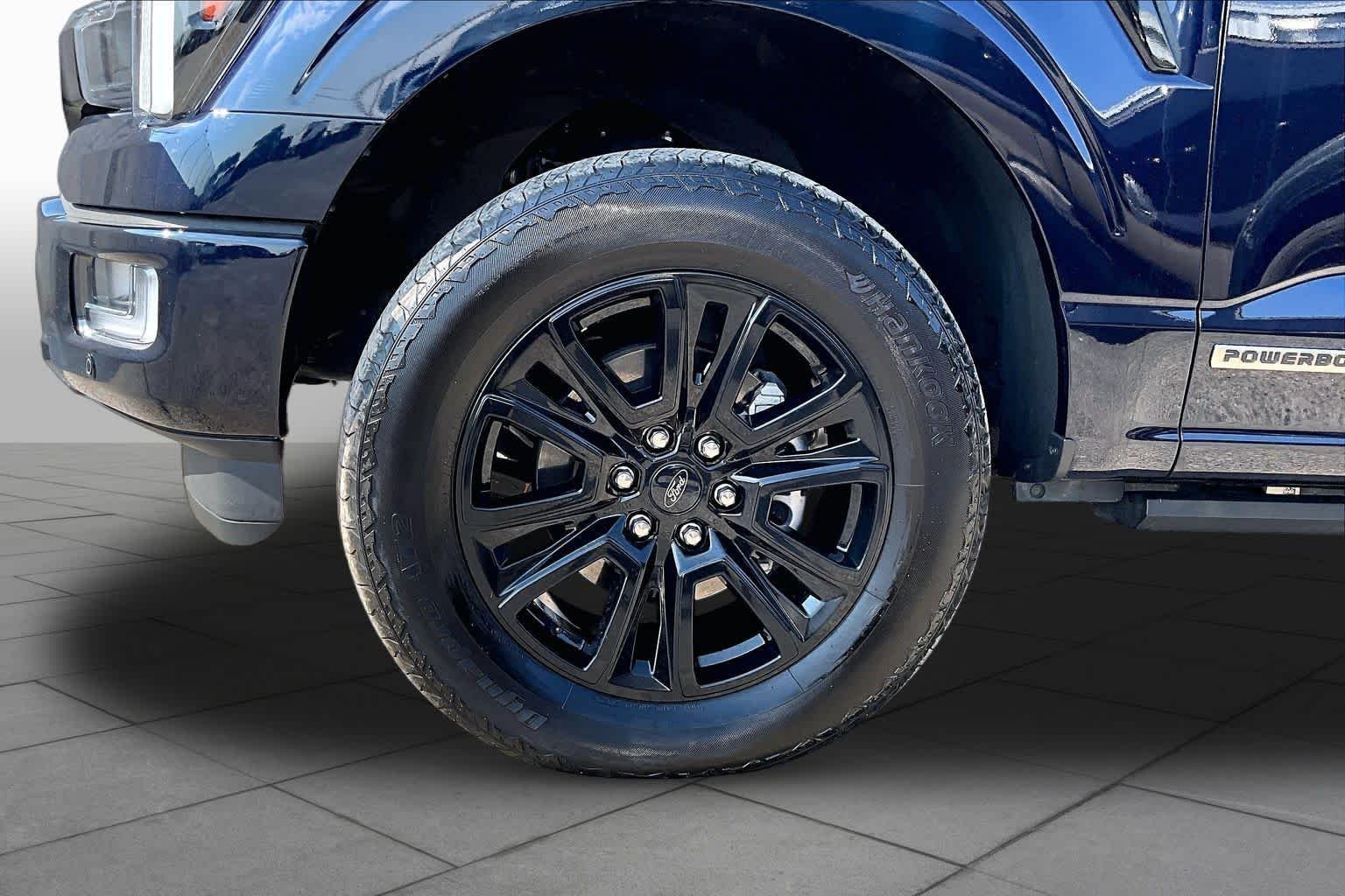 Used 2025 Antimatter Blue Metallic Ford Platinum image 10