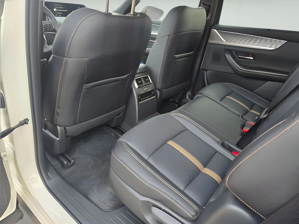 Used 2025 Rhodium White Premium Mazda Premium Plus Package image 12