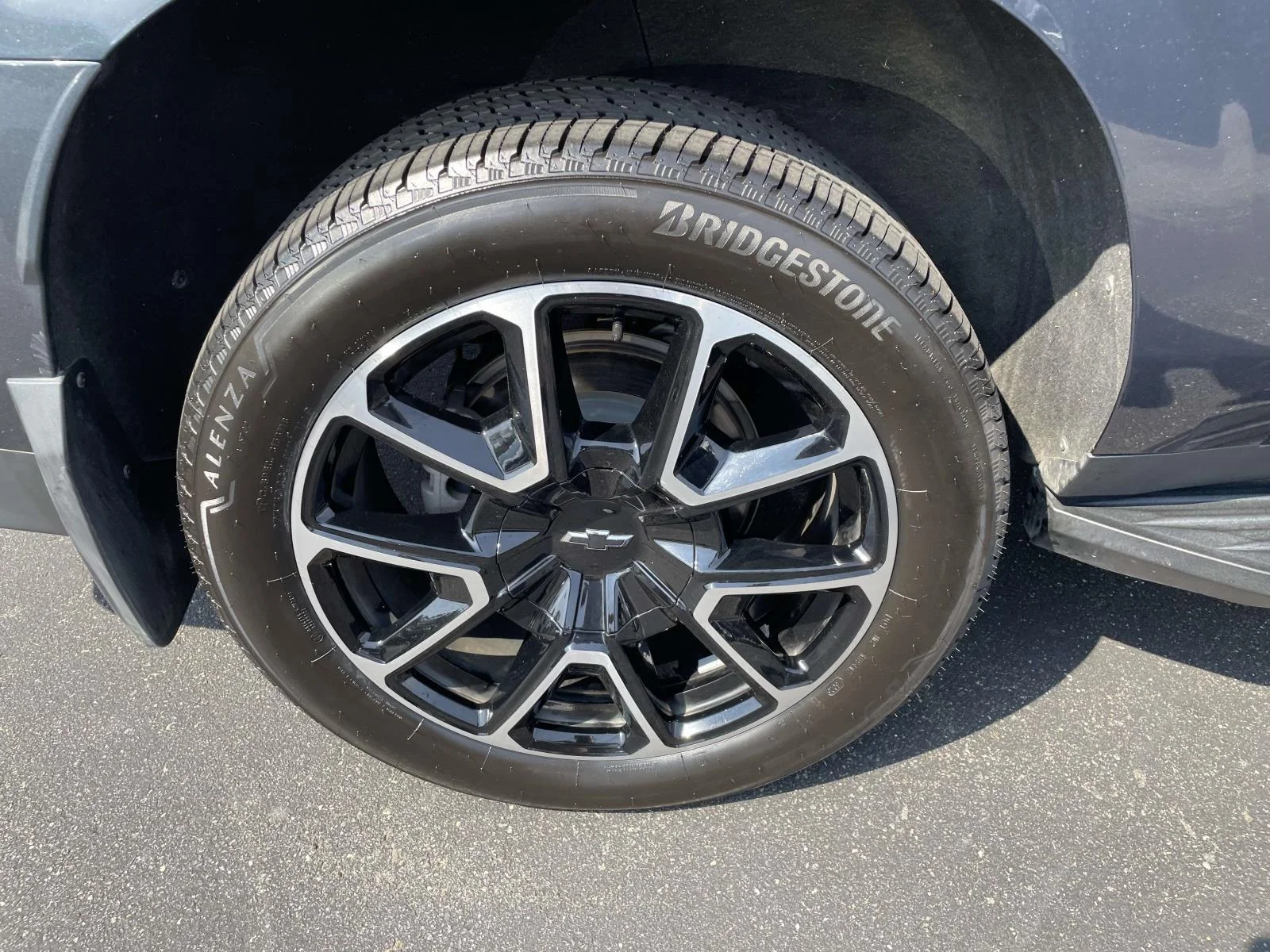2021 Chevrolet Suburban RST - Photo 7