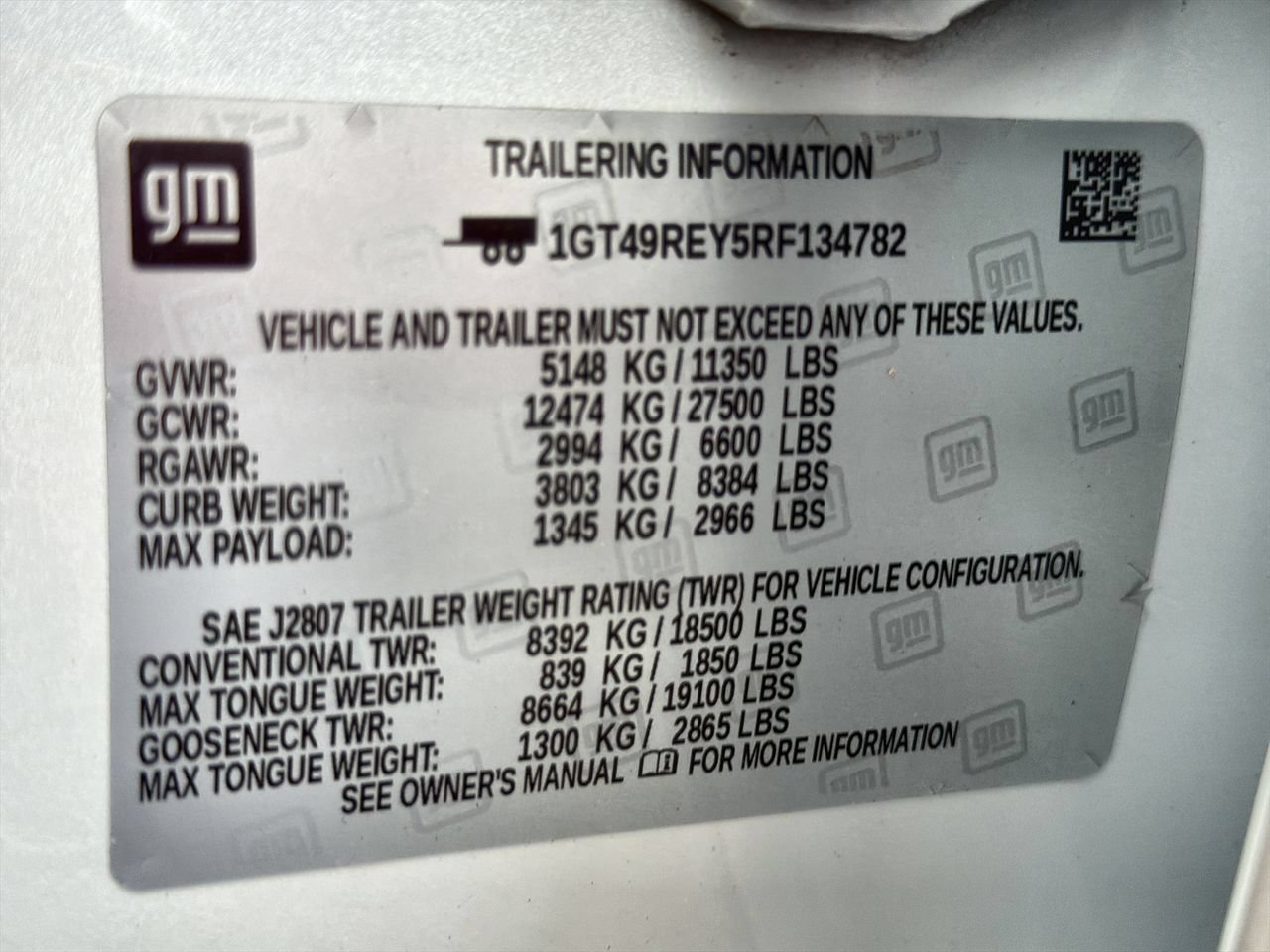 Used 2024 White Frost Tricoat GMC Denali image 29