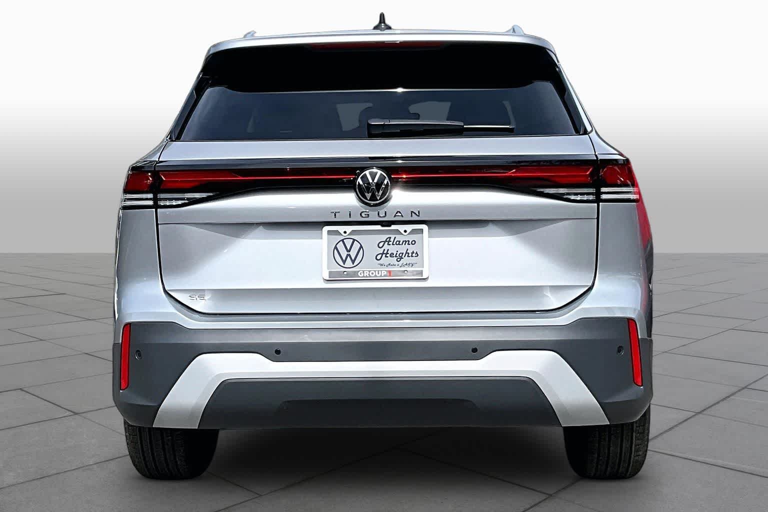 New 2026 Pyrite Silver Metallic Volkswagen 2.0T SE image 4