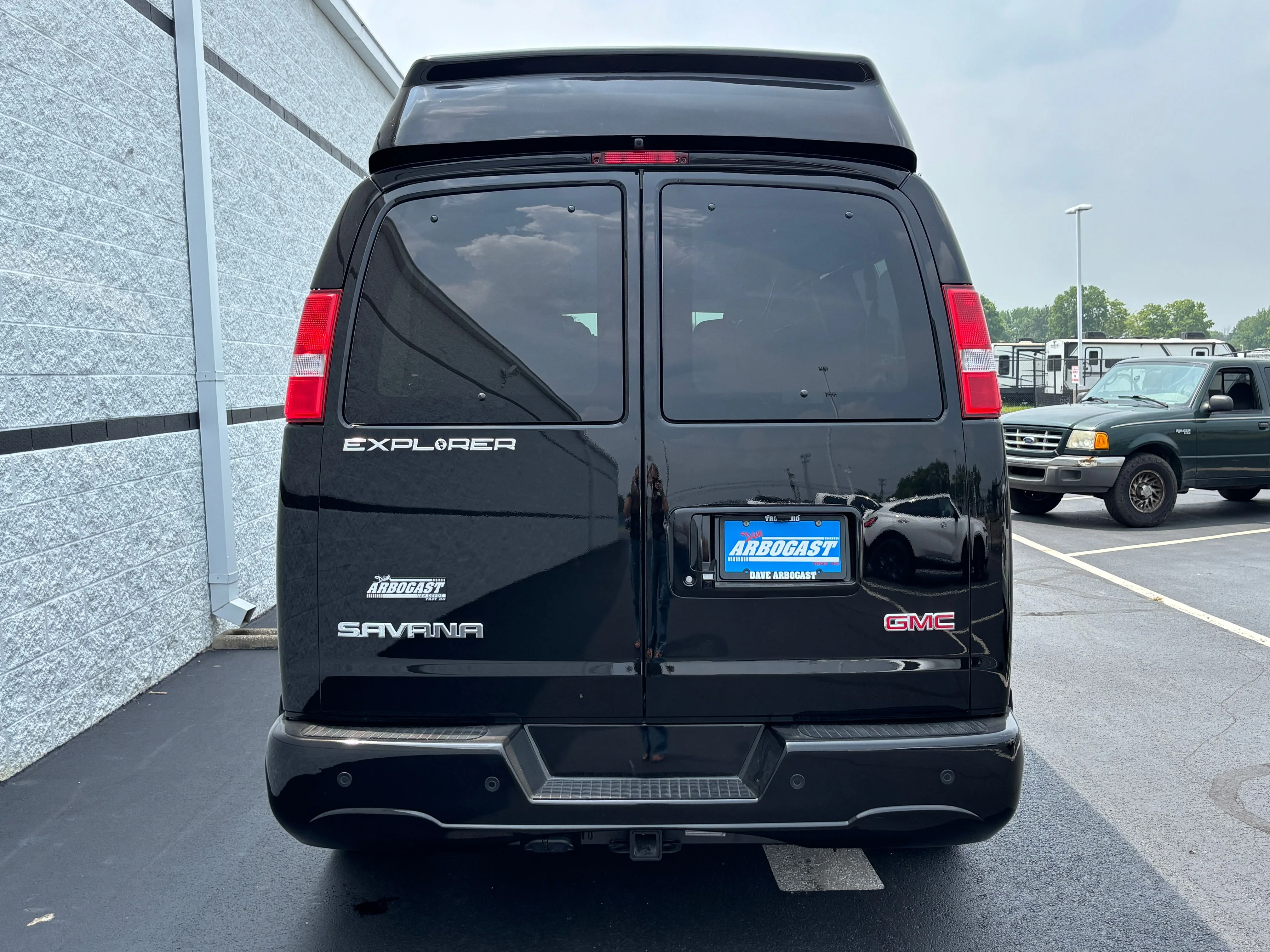 New 2026 Onyx Black GMC Explorer Limited SE image 9