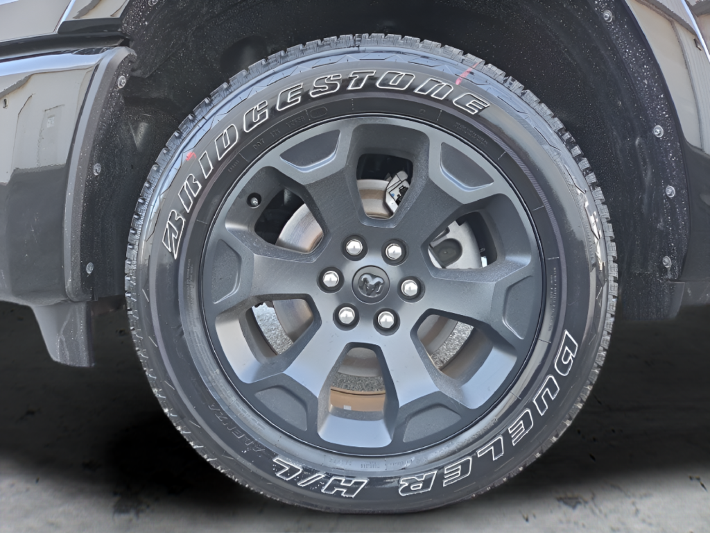 New 2026 Diamond Black Crystal Pearl-Coat Exterior Paint RAM Big Horn/Lone Star image 18