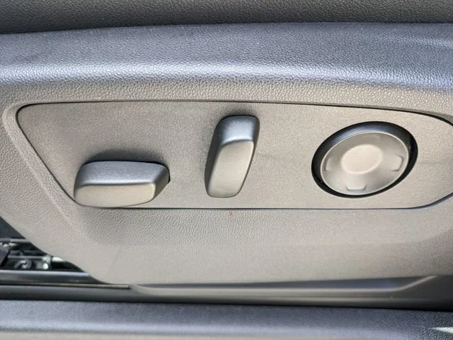 2026 GMC Yukon AT4 - Photo 23