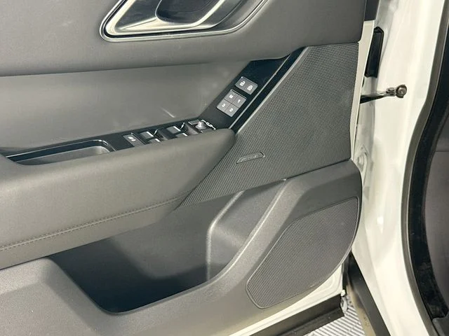New 2026 Fuji White Land Rover S image 21