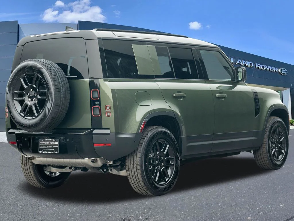 New 2026 Green Land Rover S image 4