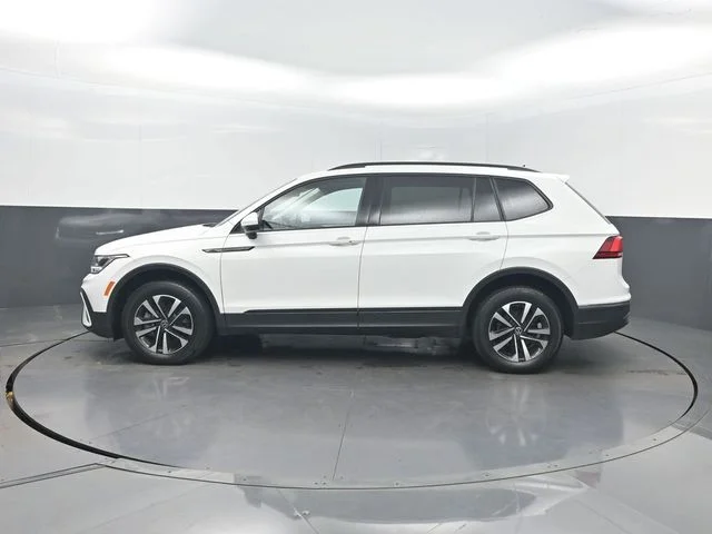 Used 2022 White Volkswagen 2.0T S image 2