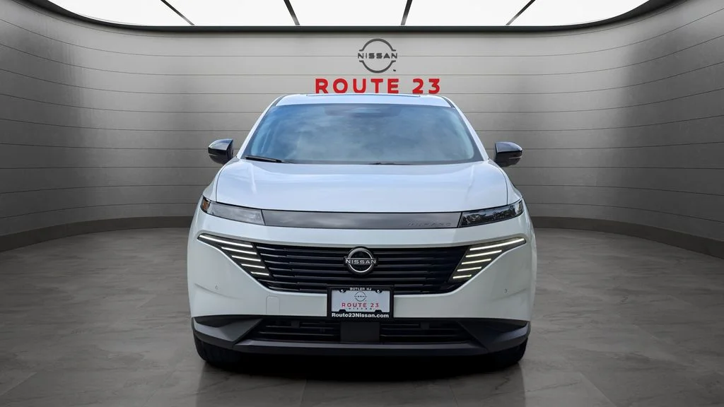 New 2026 White Nissan SL image 2