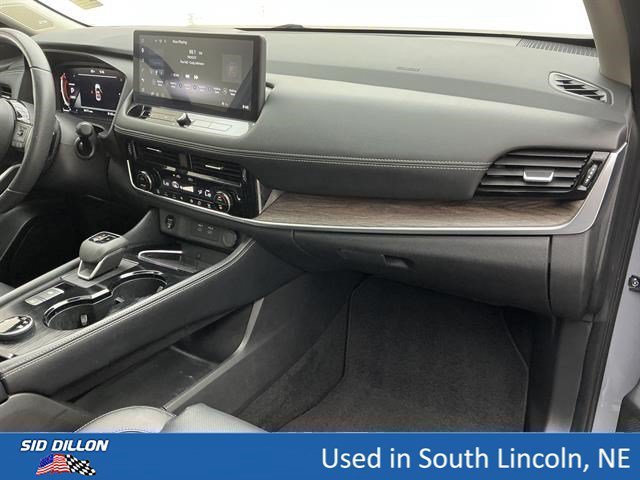 Used 2024 Boulder Gray Pearl Nissan Platinum image 24