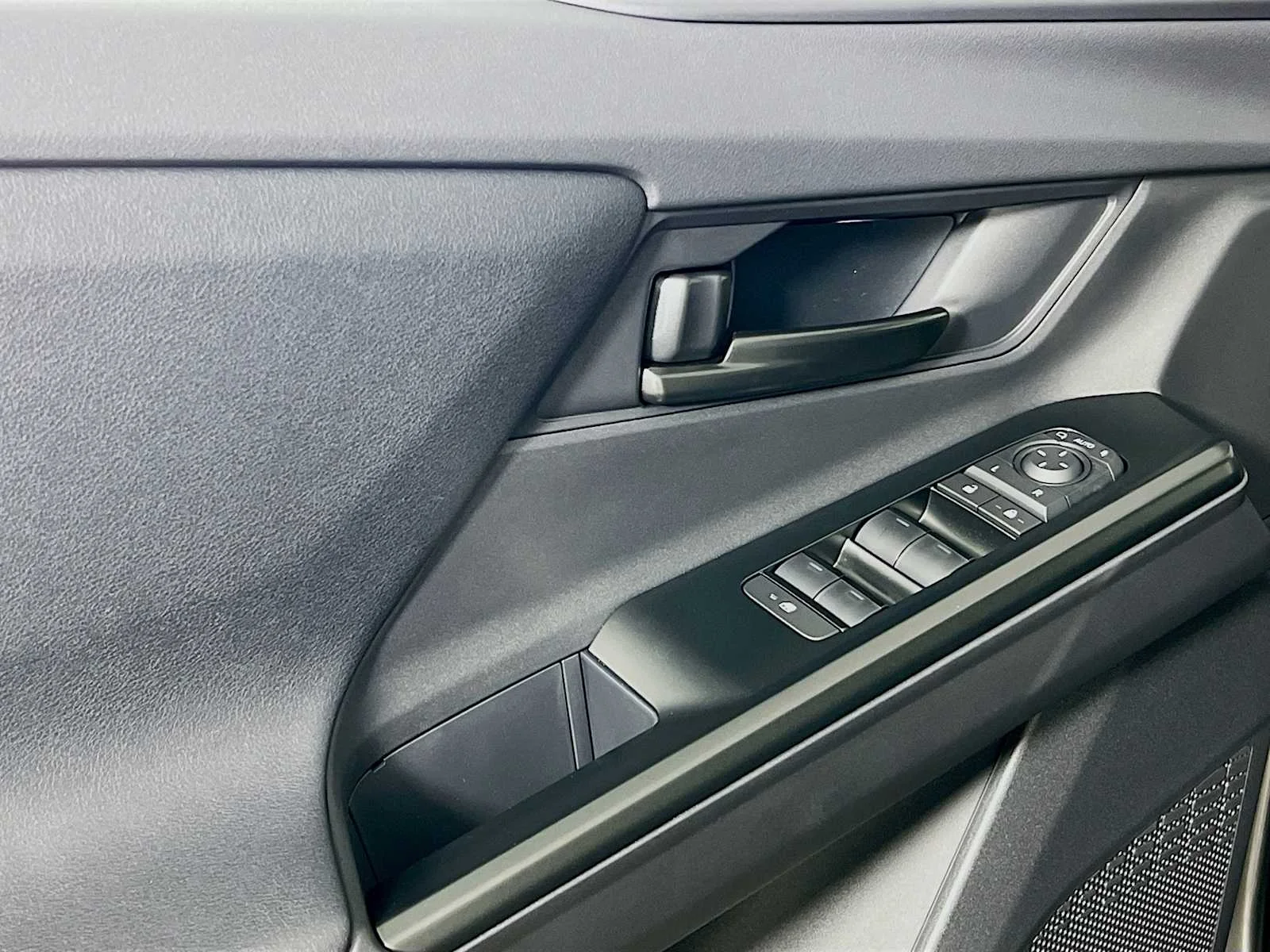 2026 Toyota bZ — photo 17