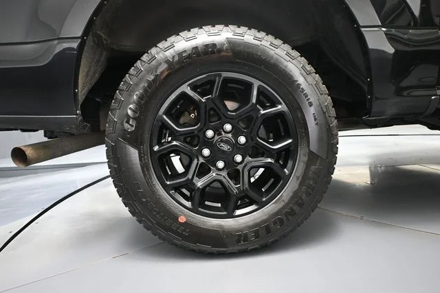 Used 2018 Black Ford XLT image 11