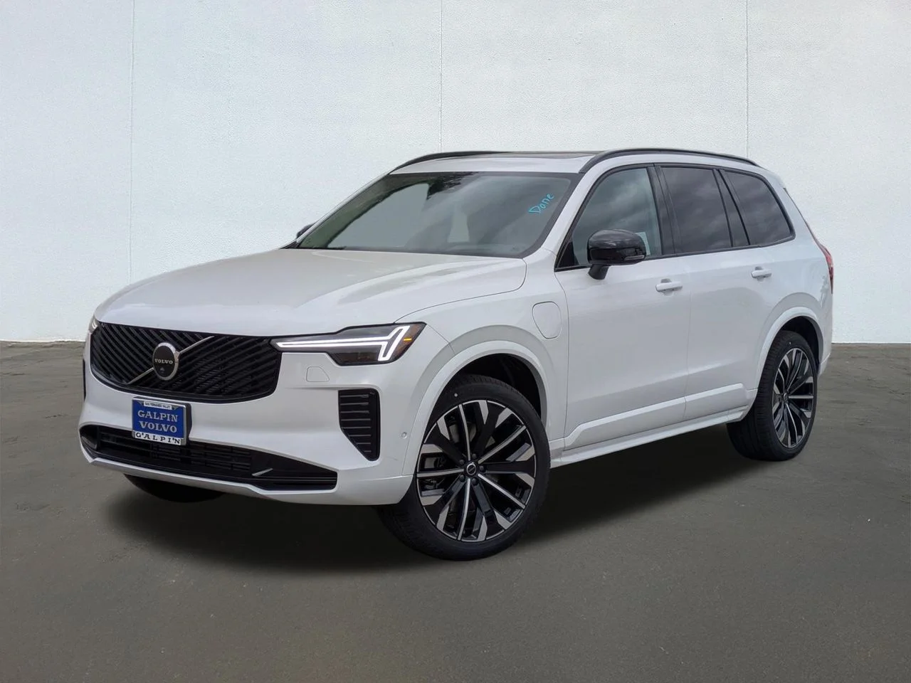 2026 Volvo XC90 T8 Recharge Ultra Dark 4WD's photo