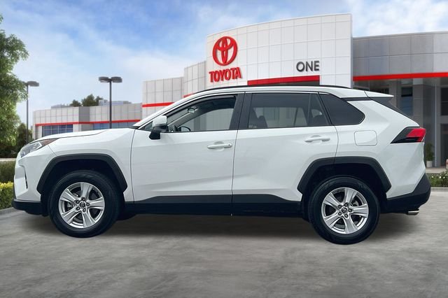 Used 2021 White Toyota XLE image 10
