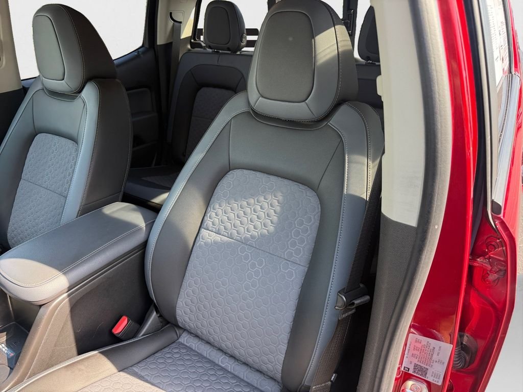 Used 2021 Red Chevrolet Z71 image 25