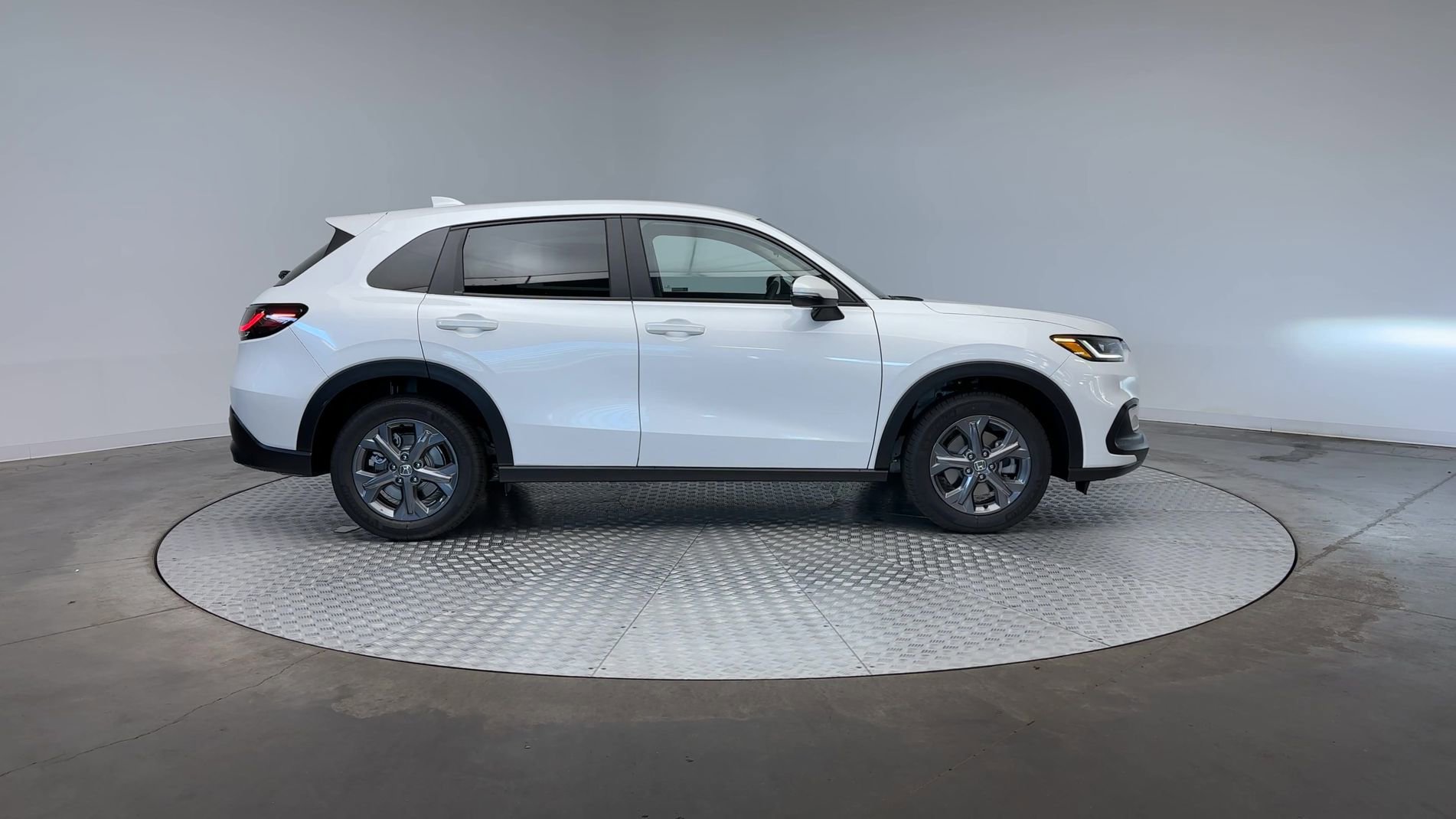 New 2026 Platinum White Pearl Honda LX image 9
