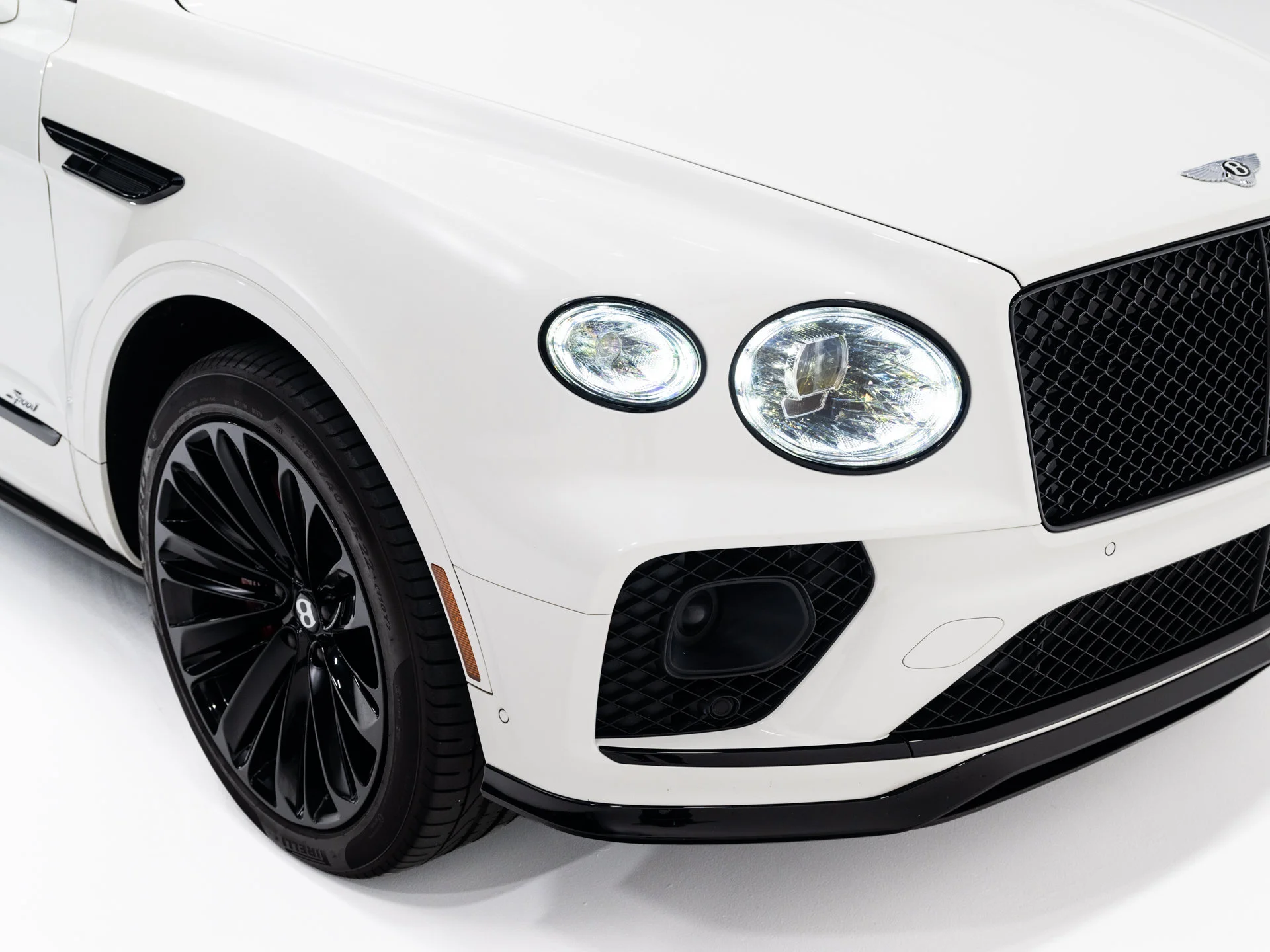 Used 2021 Glacier White Bentley Speed image 18