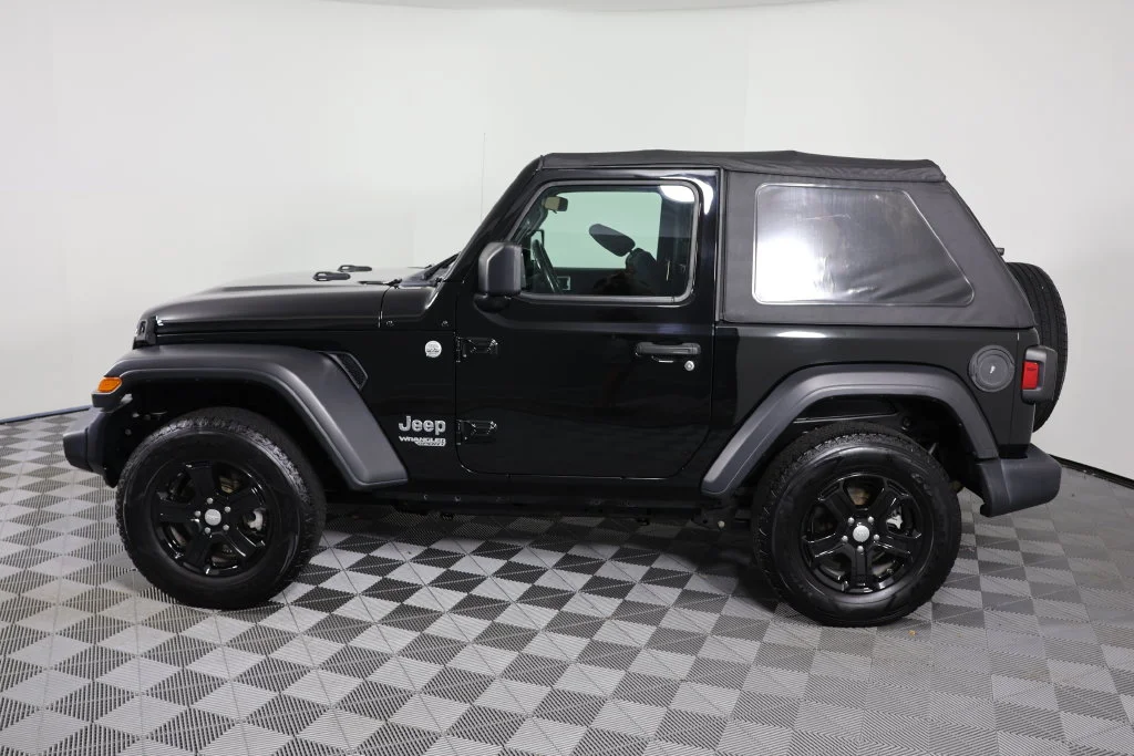 Used 2020 Black Clearcoat Jeep Sport S image 5