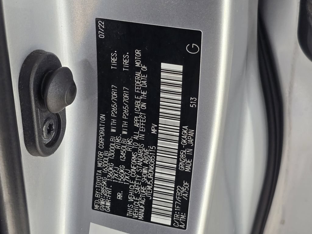 Used 2022 Classic Silver Metallic Toyota SR5 image 20