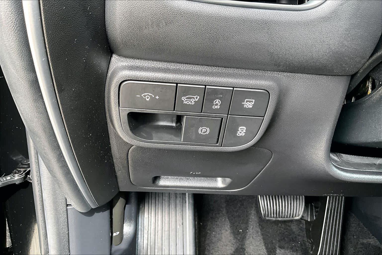 Used 2026 Abyss Black Pearl Hyundai SEL 7P image 36