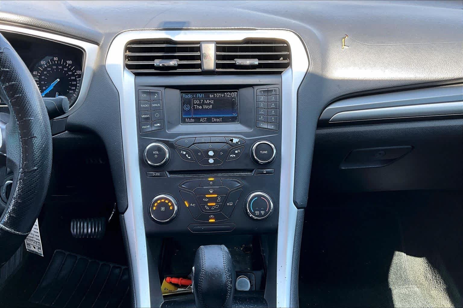 Pre-Owned 2014 Ford Fusion SE