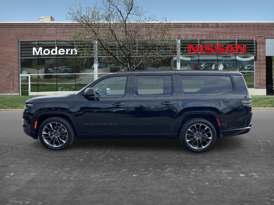 Used 2024 Diamond Black Crystal Pearlcoat Jeep Series II image 3