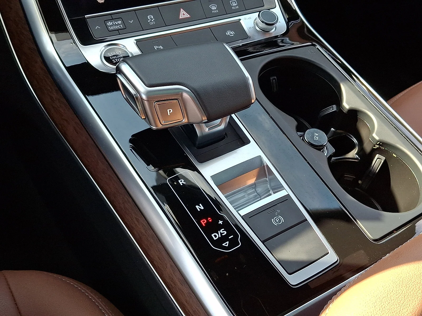 Used 2025 Carrara White   0Q0q Audi Premium image 16