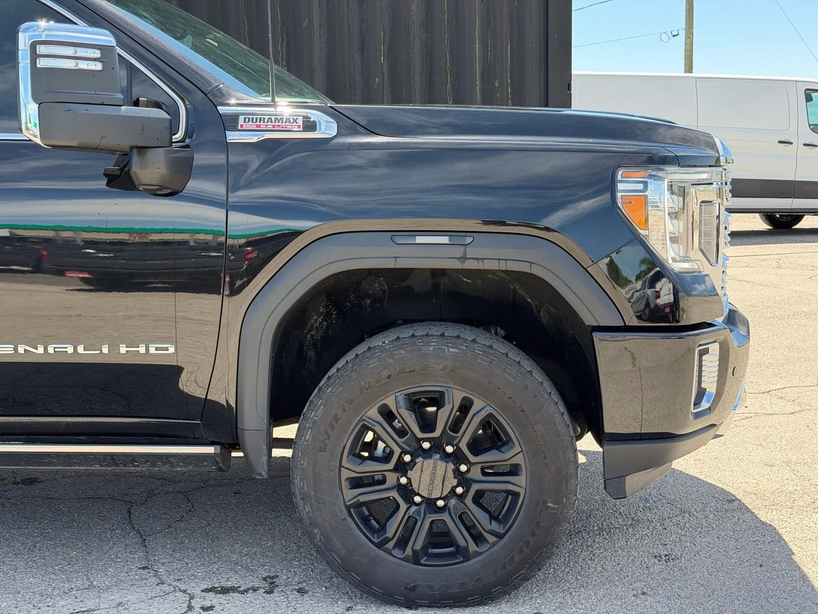 Used 2023 Black GMC Denali image 4