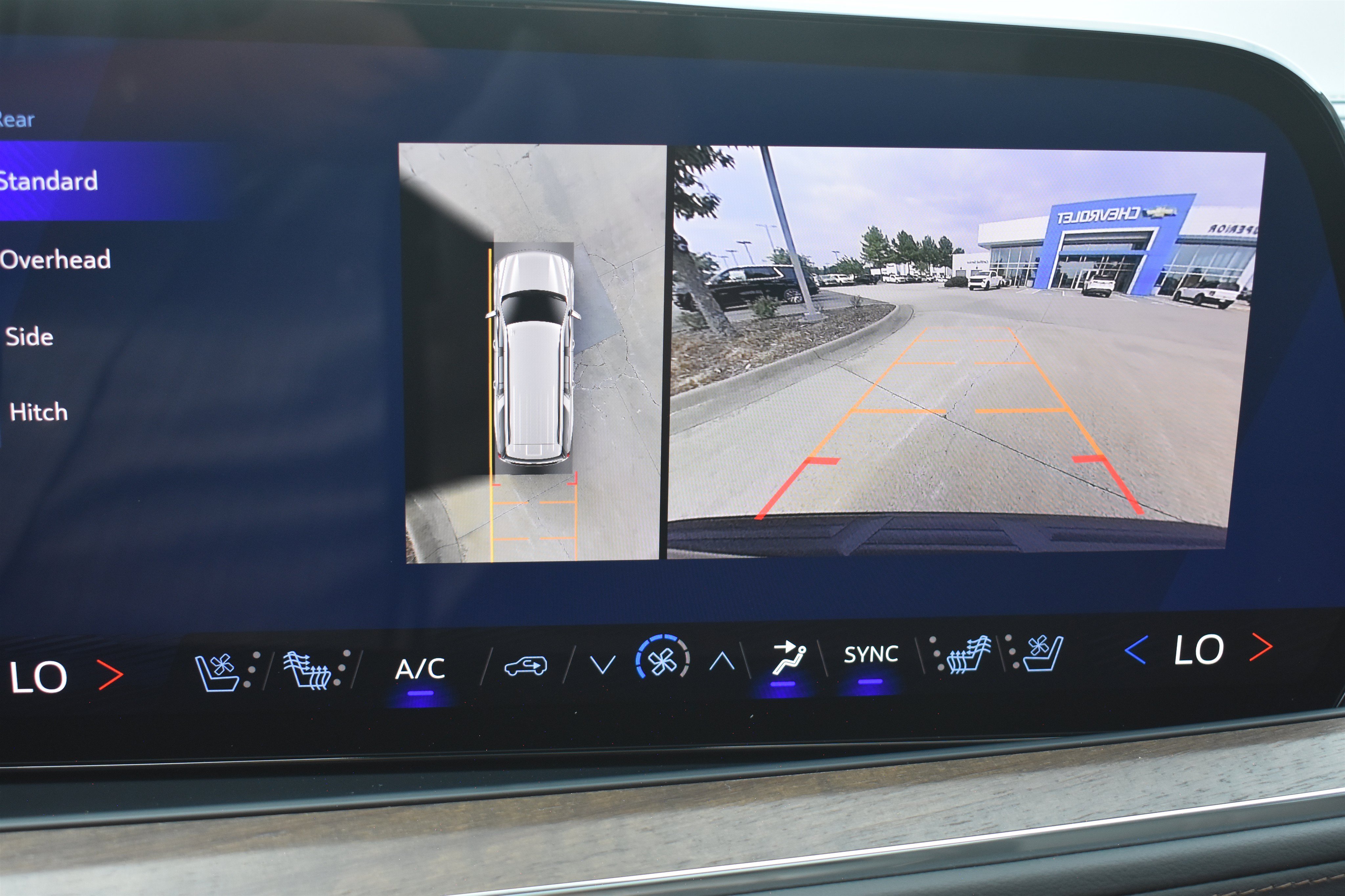 2026 Chevrolet Suburban High Country - Photo 27